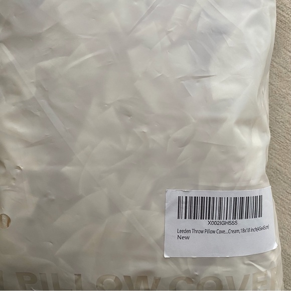 Pair of Gorgeous Off White Cream Quality Throw Pillow Shams Covers 18”X18” - Picture 8 of 8